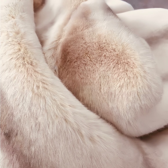 Faux Fur Full Length Coat Ivory Cream Vintage Style Collar Bridal Old Money - Picture 6 of 6